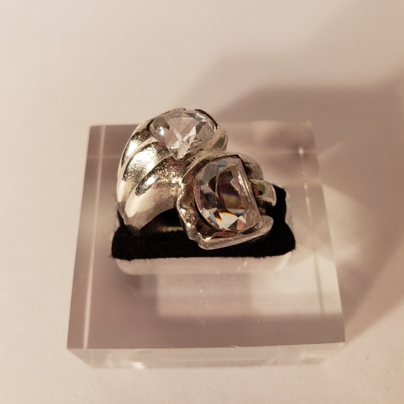 Vintage 1970s Trendy Style CZ Sterling Silver Ring - Picture 2 of 8